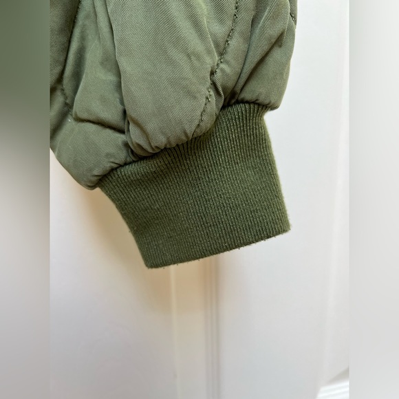 EUC Blank NYC quilted hooded jacket women’s size Large - Picture 4 of 6